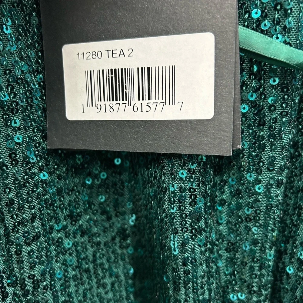 IEENA FOR MAC DUGGAL NWT 11280
Sequined Soft Tie Halter Neck Column Gown - Picture 6 of 6